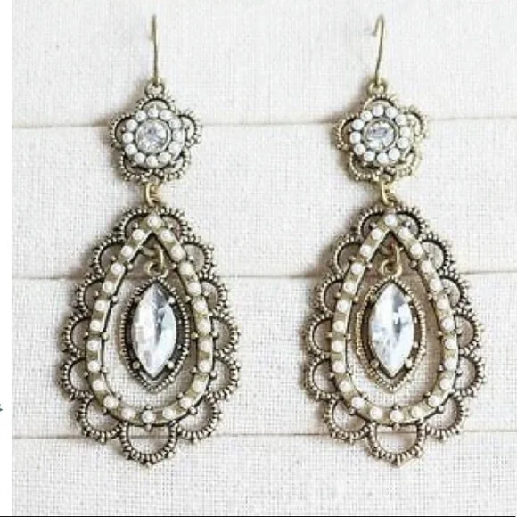 Chloe and Isabel crystal and pearl earrings - Picture 1 of 7